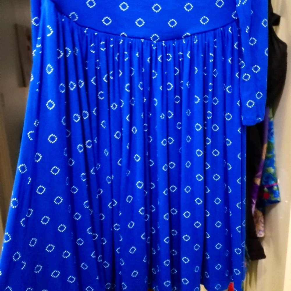 Dress - Picture 2 of 4